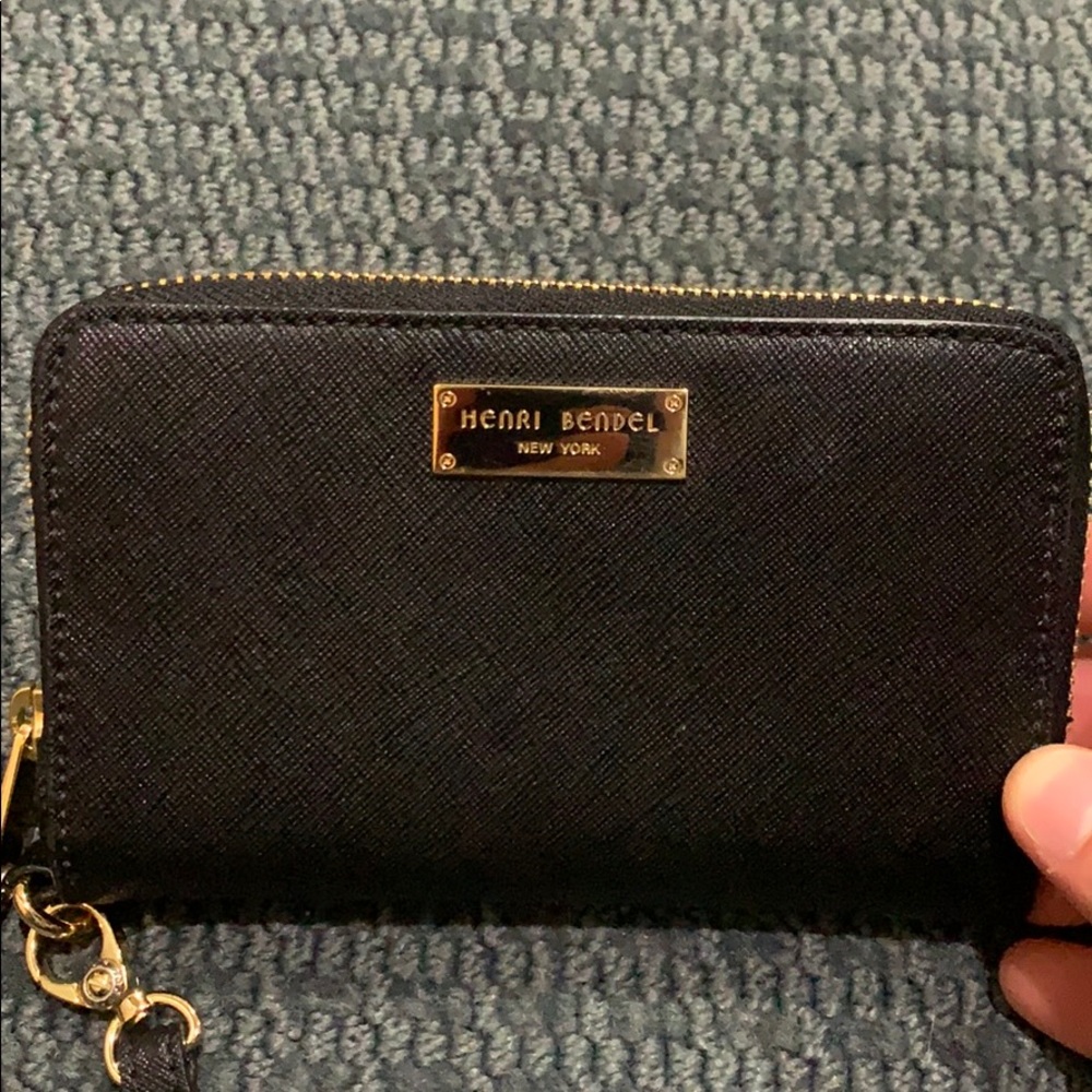 Henri Bendel Wristlet